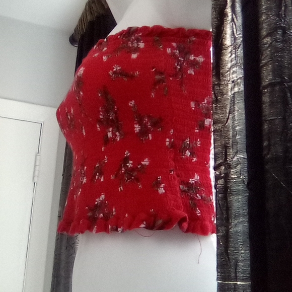 Red Floral Tube Crop Top - Picture 7 of 15